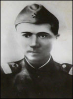 Герой Советского Союза, ст. сержант Геннадий Иванович Катарин. Звание присвоено Указом Президиума Верховного Совета СССР 24 марта 1945 г.