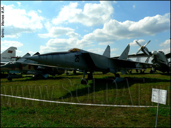 MIG-25