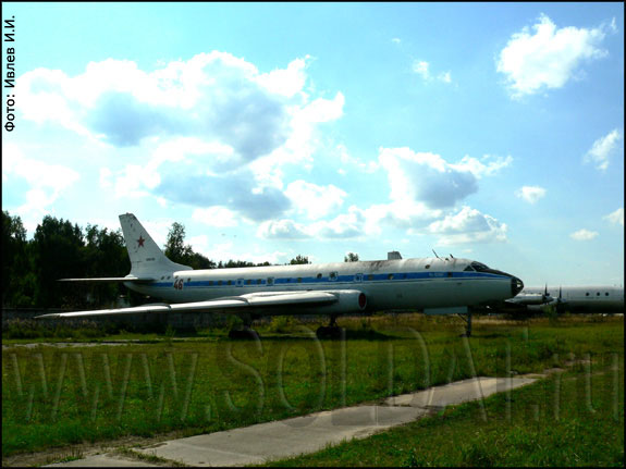 TU-104