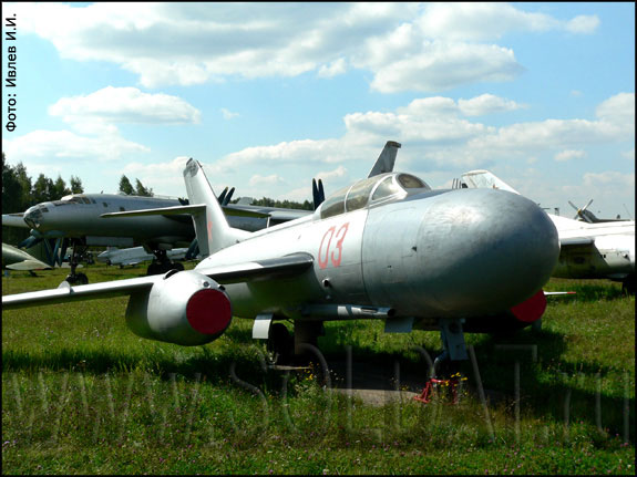 YAK-25